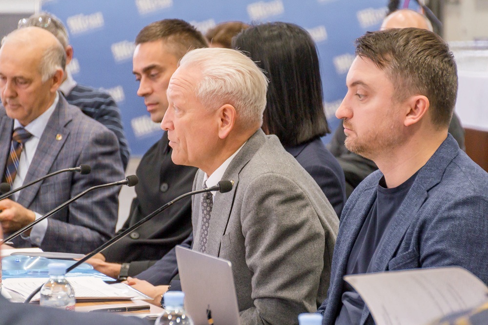 Обсуждение кластерной модели развития промышленности